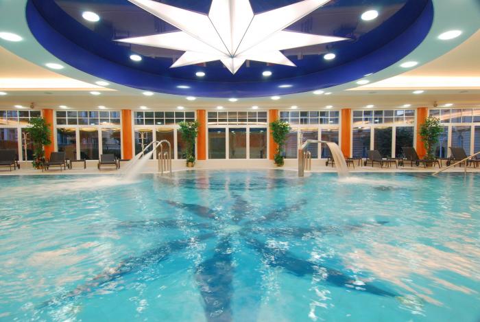Resort Hvězda: hotelový bazén